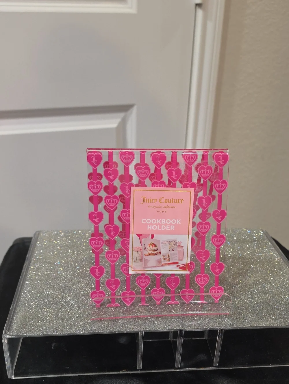Juicy Couture design displays features